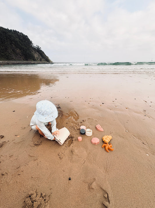 Cómo crear una rutina de playa o piscina con bebés y niños pequeños